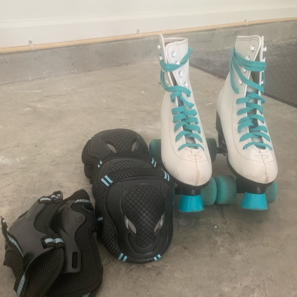 Girls Size 5 Roller Skates